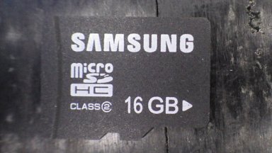 Defekt Micro SD Karte Vorne - Gefund-IT